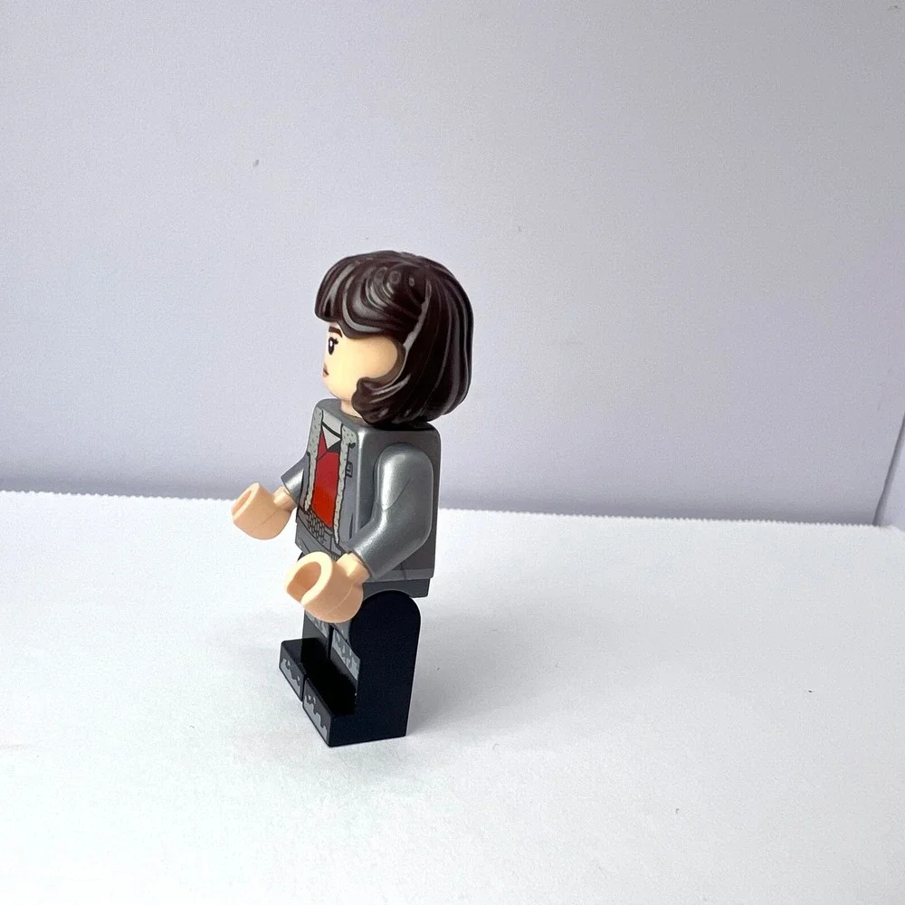 LEGO Star Wars Qi'ra Minifigure Corellia Outfit Han Solo Landspeeder 75209